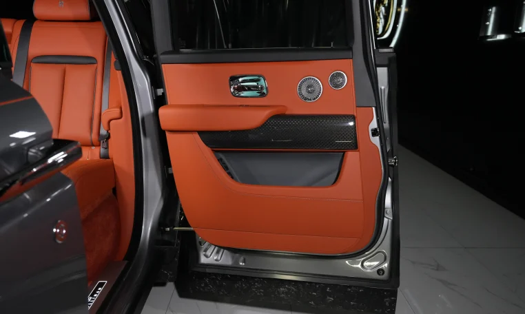 Rolls Royce Cullinan Black Badge Onyx Edition in Jubilee Silver