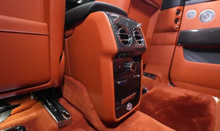 Rolls Royce Cullinan Black Badge Onyx Edition in Jubilee Silver