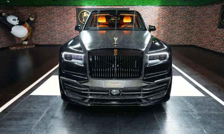 Rolls Royce Cullinan Onyx Concept gold for sale in Dubai
