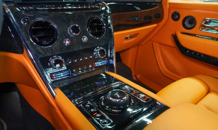 Rolls Royce Cullinan Onyx Concept gold for sale in Dubai