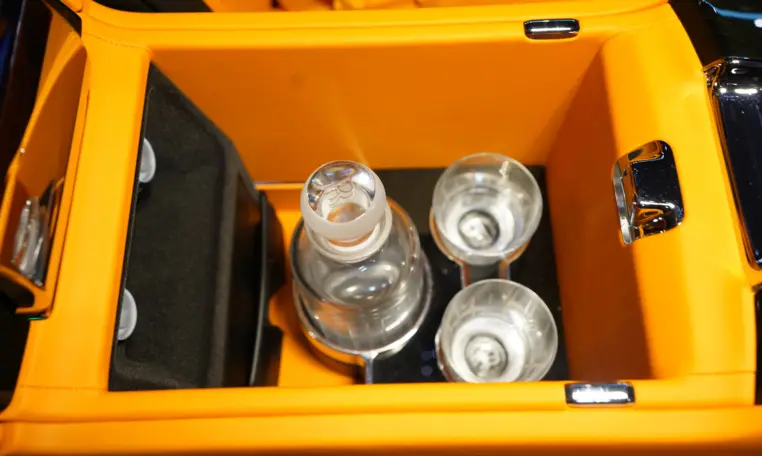 Rolls Royce Cullinan Onyx Concept gold for sale in Dubai