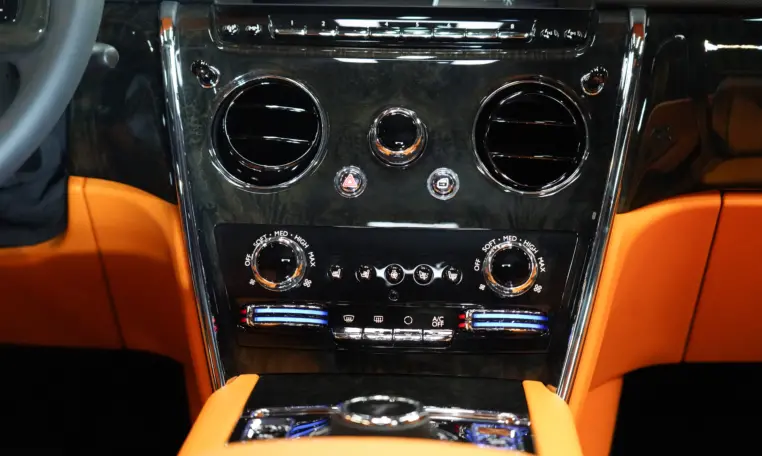 Rolls Royce Cullinan Onyx Concept gold for sale in Dubai