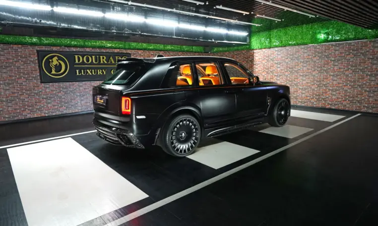 Rolls Royce Cullinan Onyx Concept silver for sale in Dubai