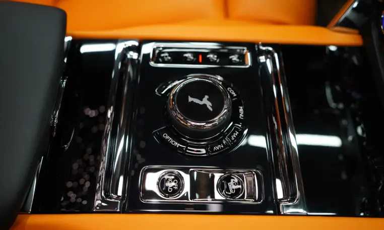 Rolls Royce Cullinan Onyx Concept silver for sale in Dubai