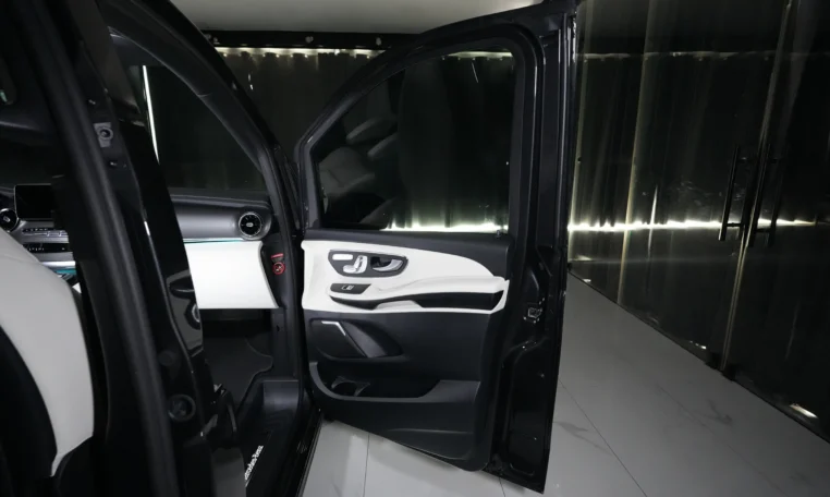 Mercedes Benz V 250D Grey for sale in Dubai