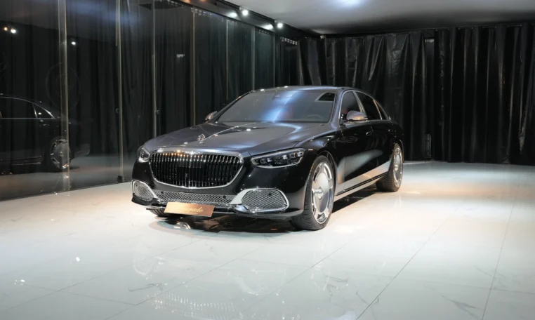 Mercedes-Benz S 580 S 580 4 Matic Long Maybach Black & Graphite Grey for sale in dubai 05