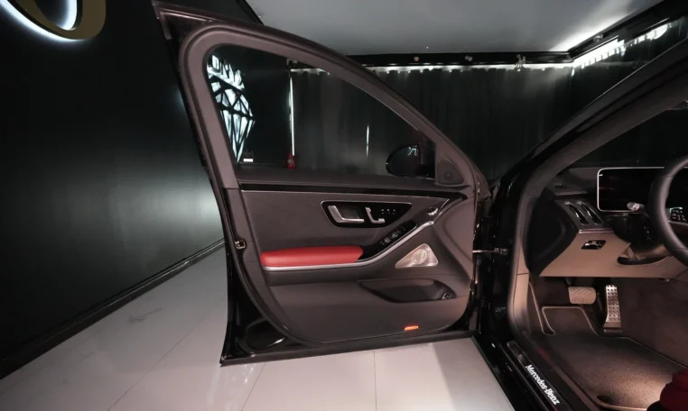 Mercedes-Benz S 580 S 580 4 Matic Long Maybach Black & Graphite Grey for sale in dubai 12