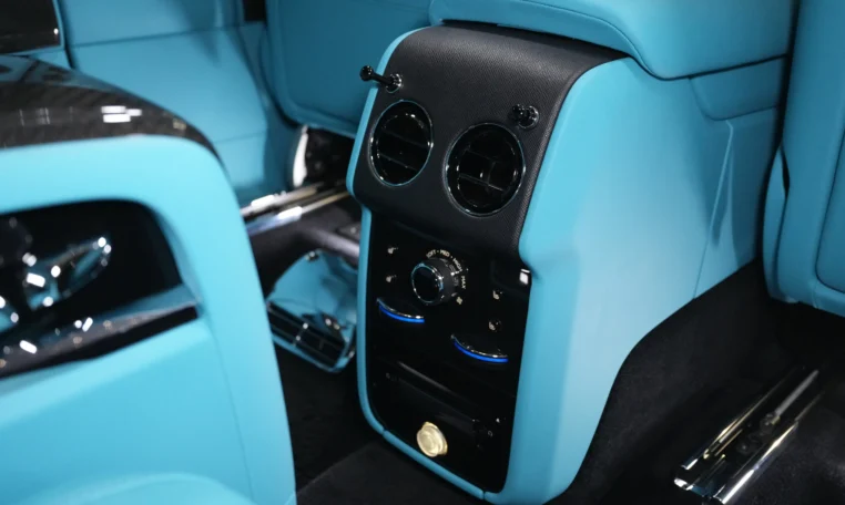 Rolls Royce Cullinan Black Badge for sale in dubai 19