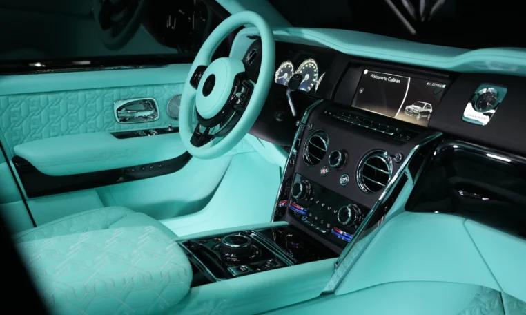 Rolls Royce Cullinan Onyx Concept for sale in dubai 15