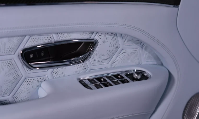 Bentley Bentayga S Onyx Concept 1 of 5 for sale in dubai 08