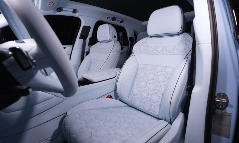 Bentley Bentayga S Onyx Concept 1 of 5 for sale in dubai 11