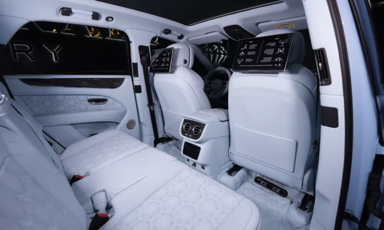 Bentley Bentayga S Onyx Concept 1 of 5 for sale in dubai 19