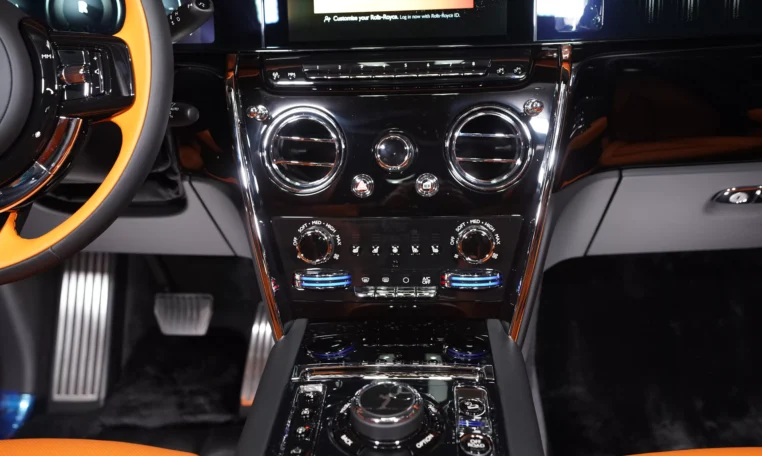 Rolls Royce Cullinan Black Badge Kit for sale in Dubai