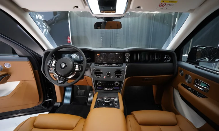 Rolls Royce Cullinan Black Badge Kit for sale in Dubai