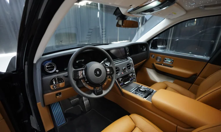 Rolls Royce Cullinan Black Badge Kit for sale in Dubai